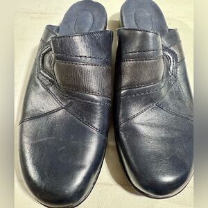 Clarks Women's Navy Leather Mules